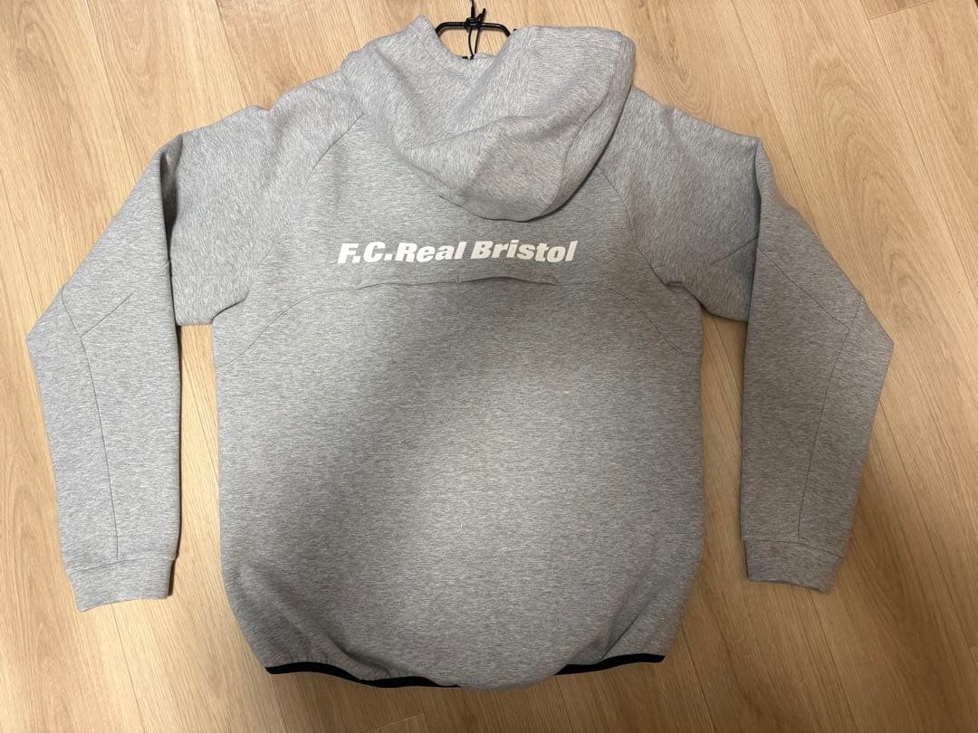 F.C.Real Bristol グレー パーカー　新品同様