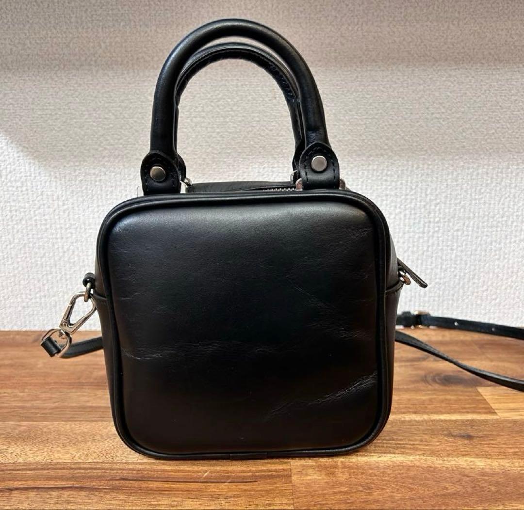 CHRISTIAN VILLA ミニスクエアショルダーバッグ