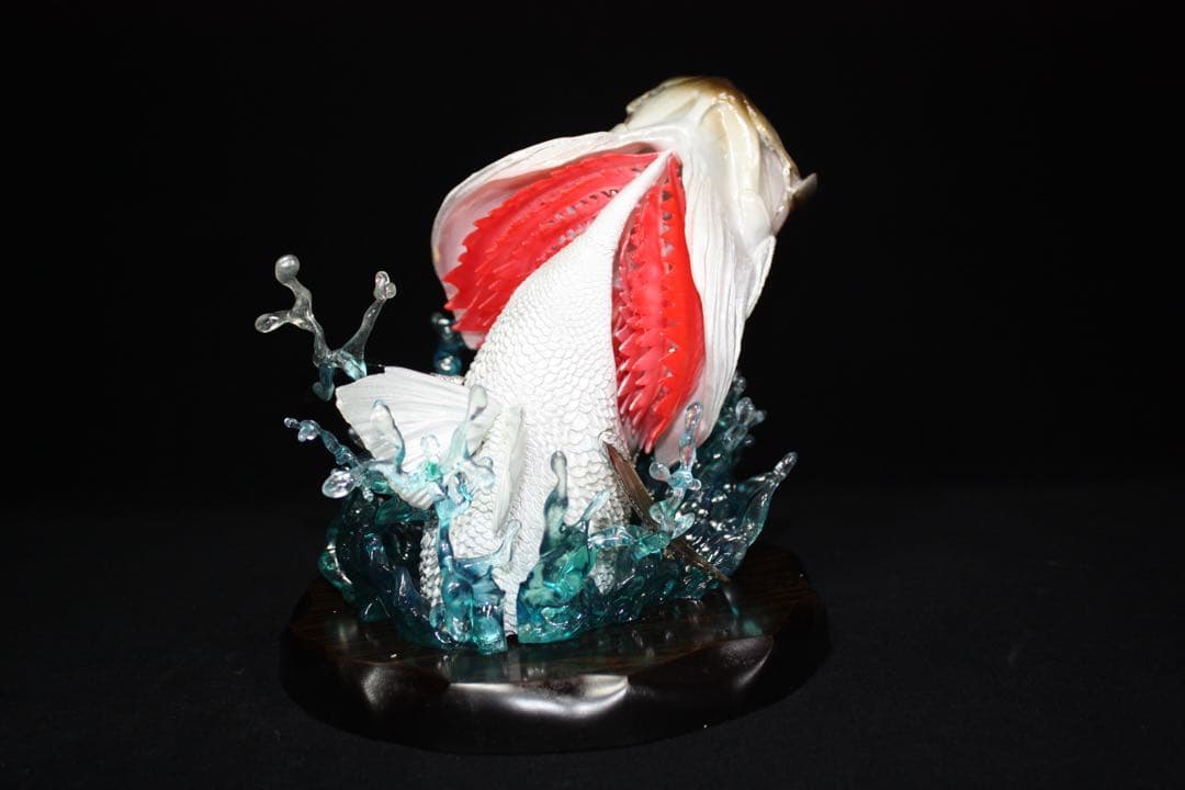 ミ*ツ様 シーバス　フィギュア