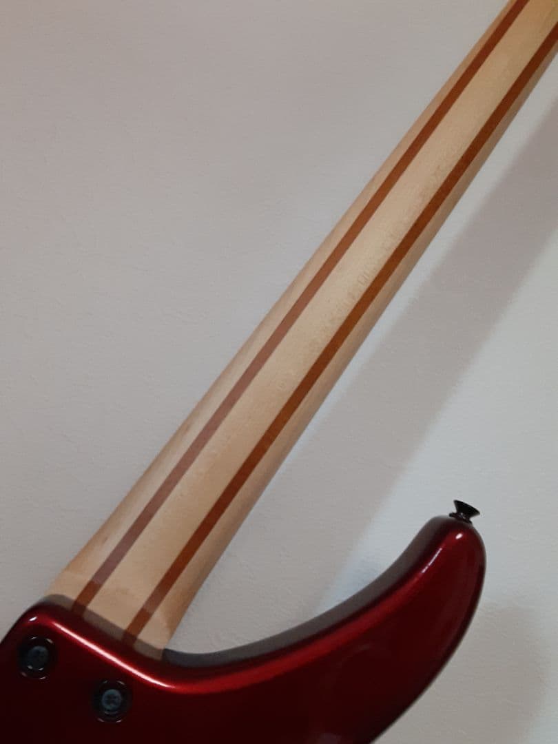 メルカリ便　Yamaha ヤマハ　trbx304 エレキベース　ケース付き