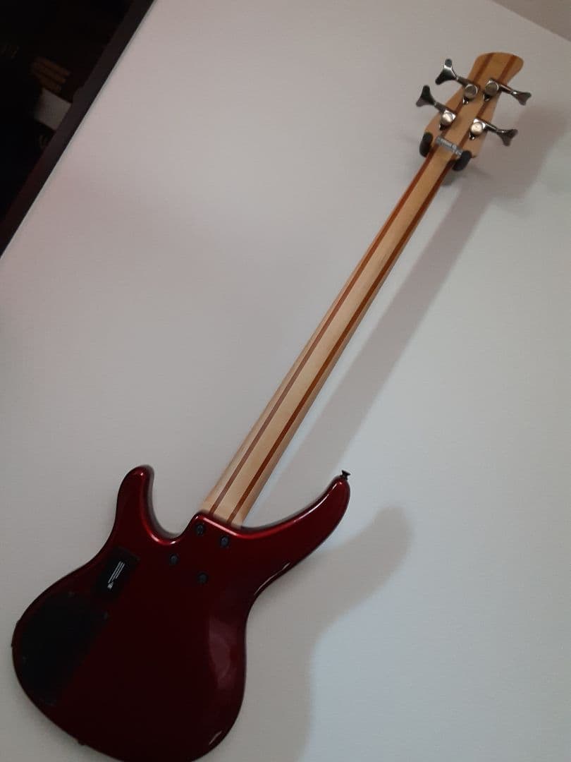 メルカリ便　Yamaha ヤマハ　trbx304 エレキベース　ケース付き