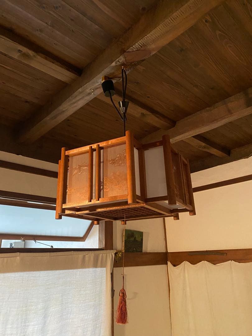 昭和レトロ 吊り下げ照明 乳白アクリル×格子細工 50cm角 E26×4灯