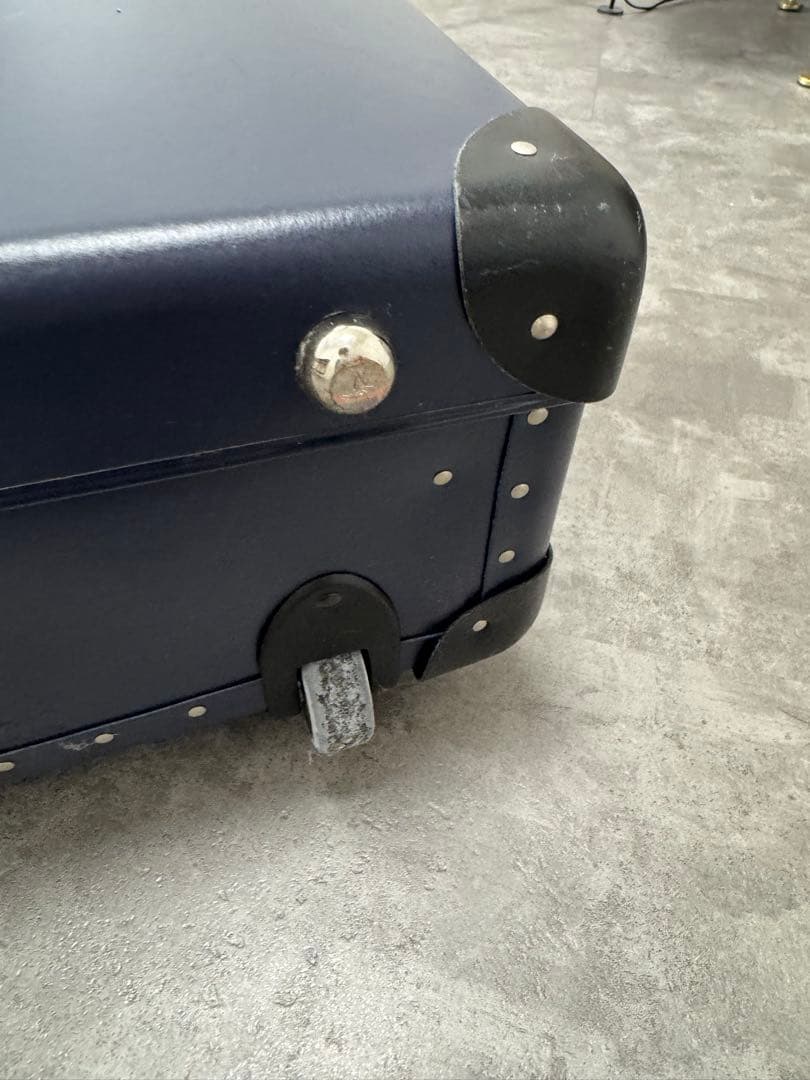 グローブトロッターGLOBE TROTTER オリジナル　スーツケース　ネイビー