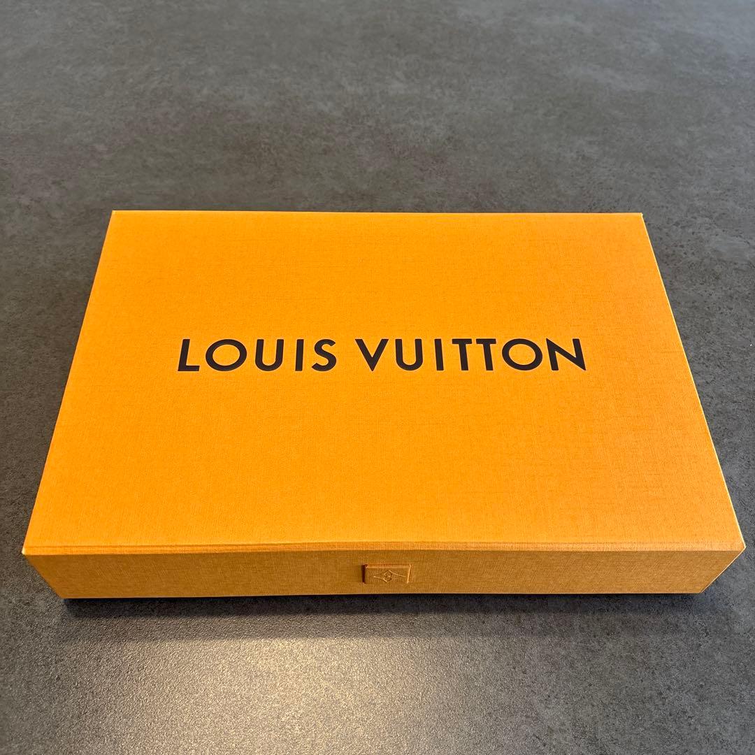 【新品未使用】ルイヴィトン マフラー・オンリー LV・ミニ コンフィ