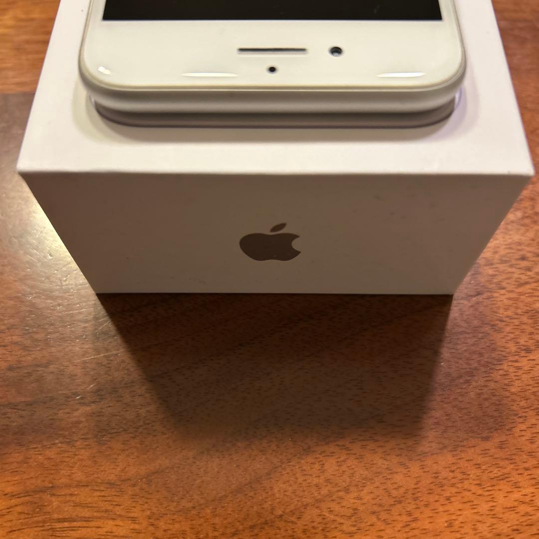 iPhone８　本体 ホワイト　64GB