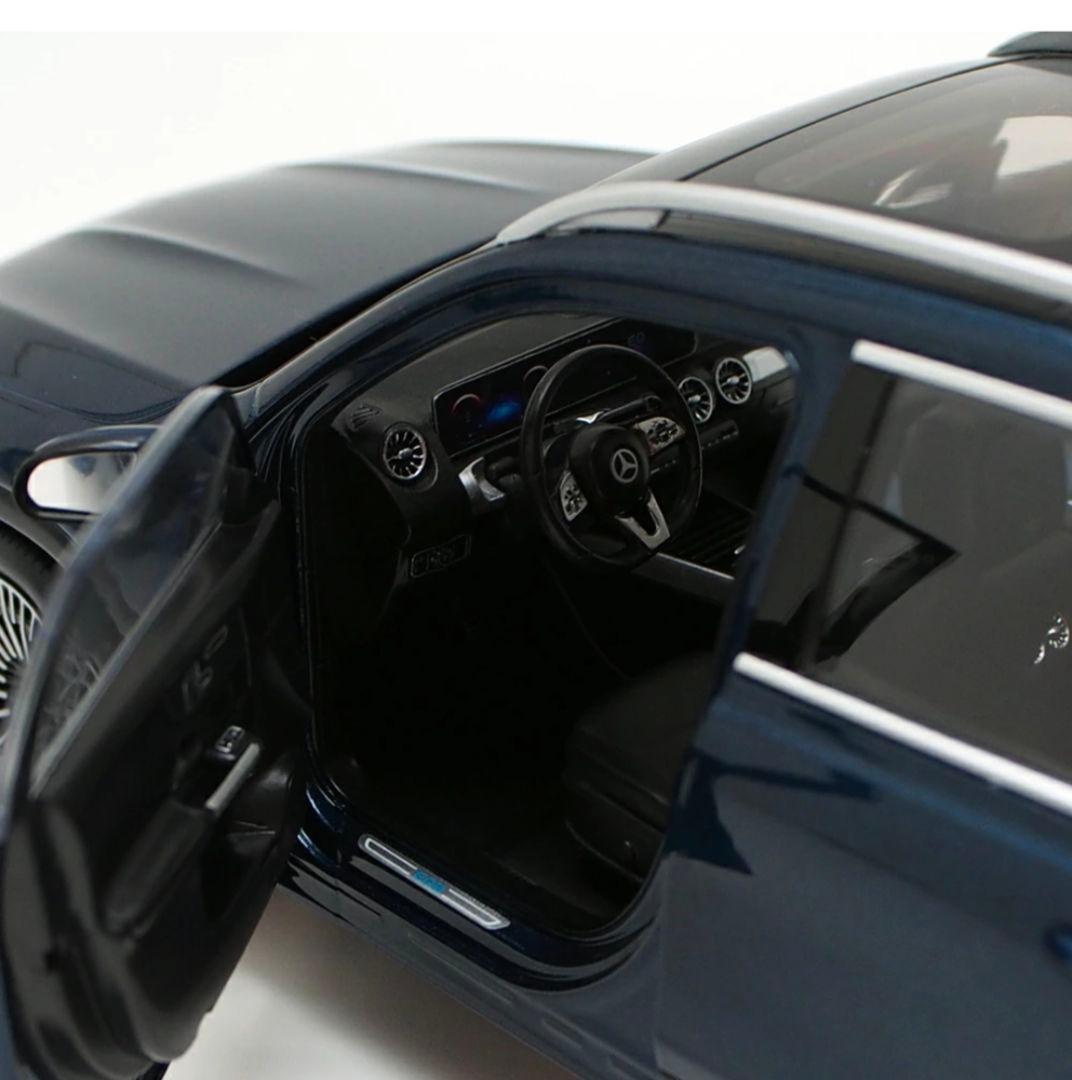 EQB　メルセデスベンツ ミニカー 　1/18　車　NZG　ノレブ　京商　ベンツ