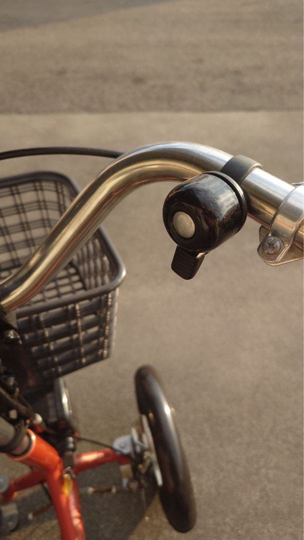 （ホワイト）けんきゃくん 電動四輪自転車