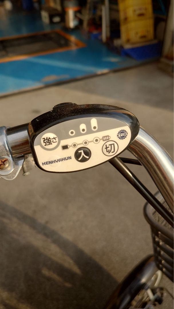 （ホワイト）けんきゃくん 電動四輪自転車