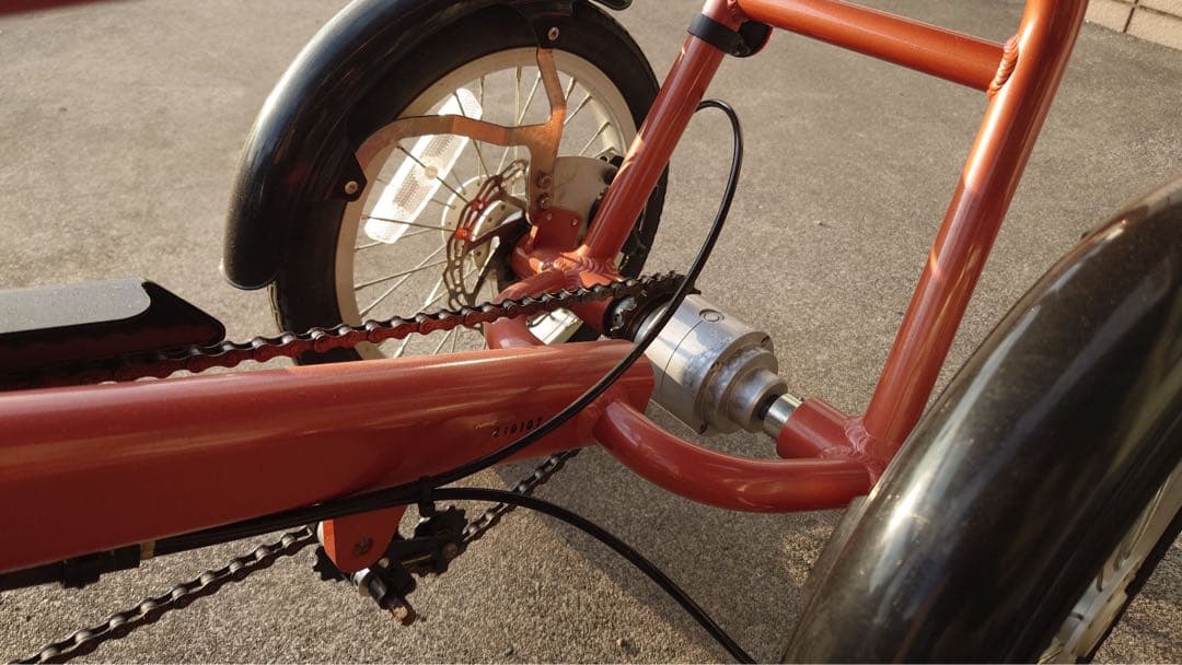 （ホワイト）けんきゃくん 電動四輪自転車