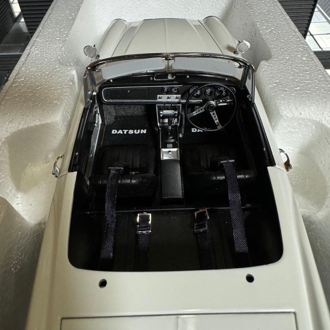 未展示品 オートアート 1/18 ダットサン フェアレディ 2000 SR311