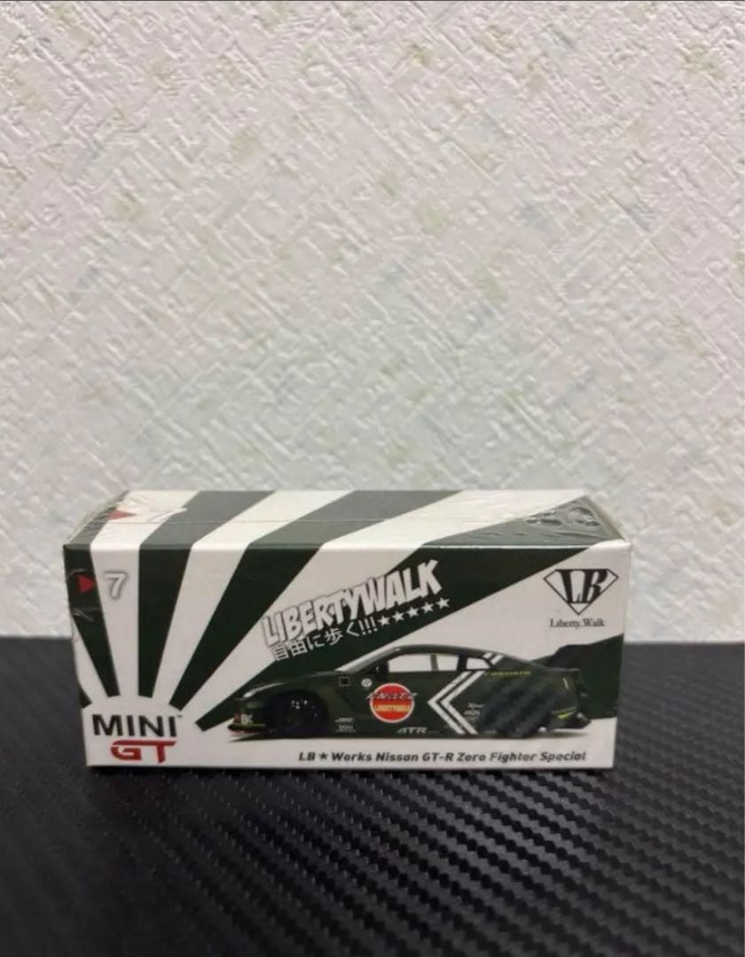 MINIGT LBWORKS GT-R R35 1/64 ゼロファイター
