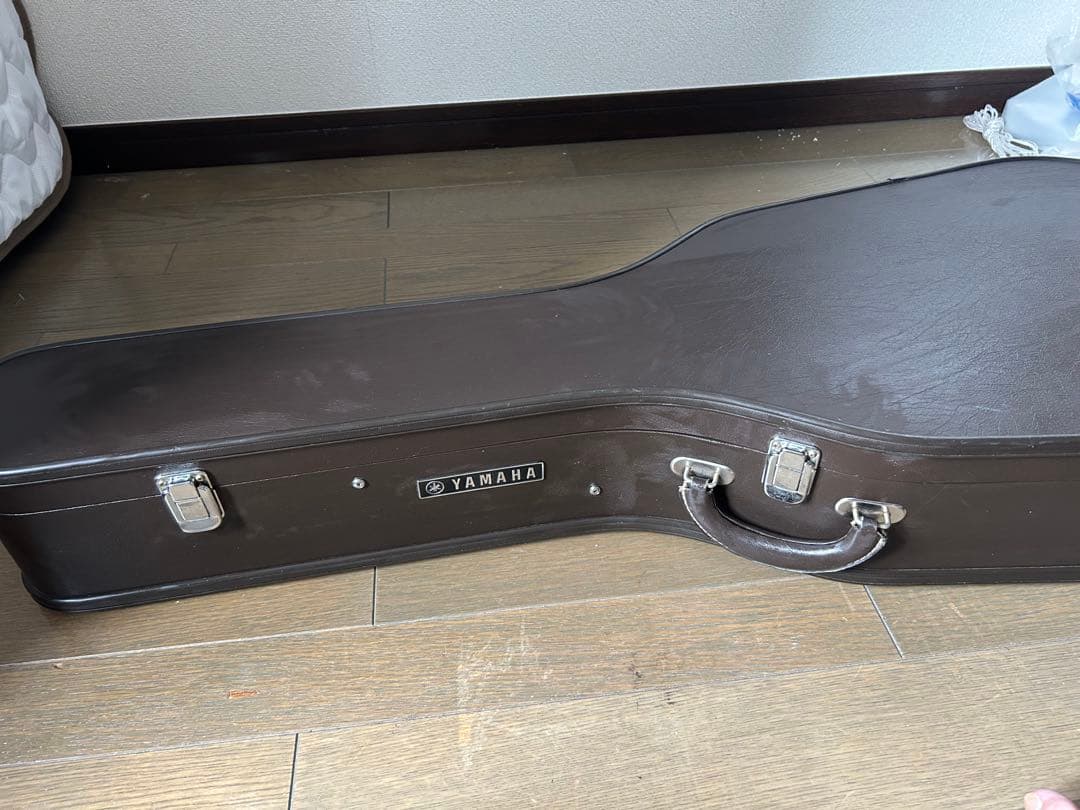 ヤマハ　Dynamic ギターNo.20. 茶系ハードケース付