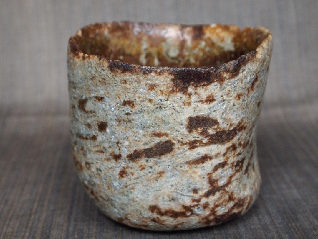 希少作★隠崎隆一【師：人間国宝　伊勢崎淳】備前《練り込み窯変》茶碗★共箱