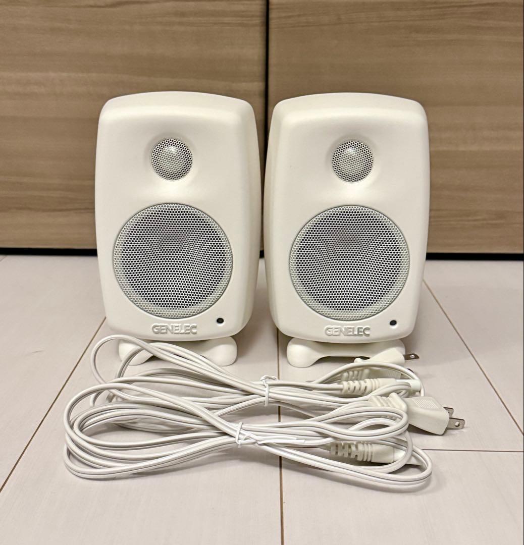 超美品 GENELEC G1 G-One ホワイト 8010 モニタースピーカー