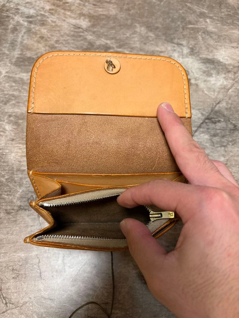 tady&kingブラウンレザー ボタン留めミニ財布