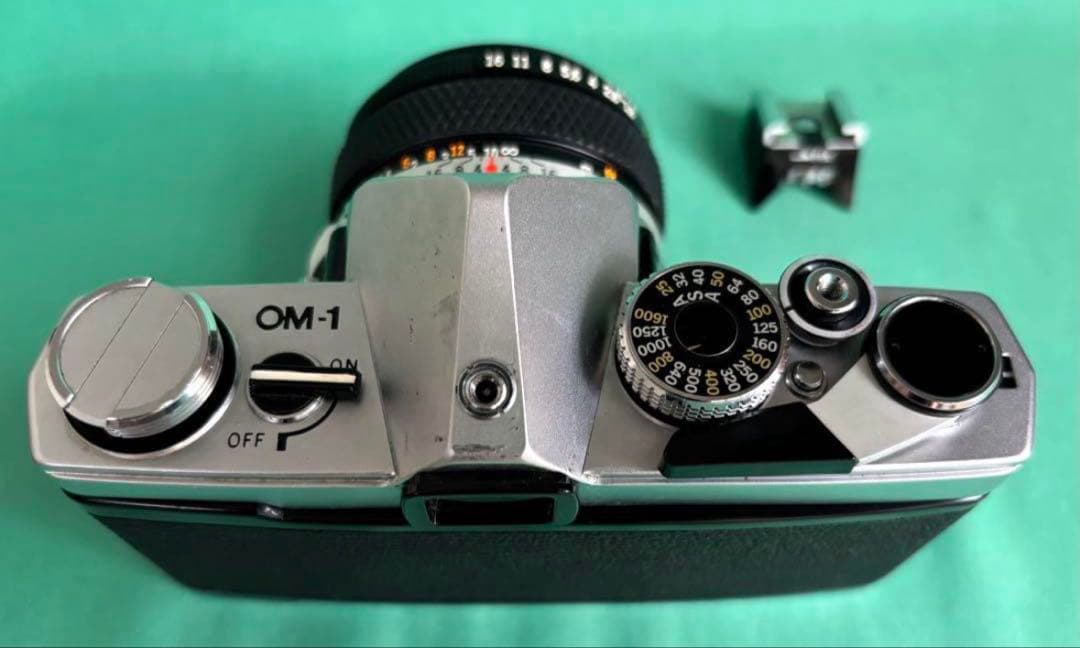 ★ OLYMPUS OM-1 (使用説明書付) + ★ 標準レンズ 50mm