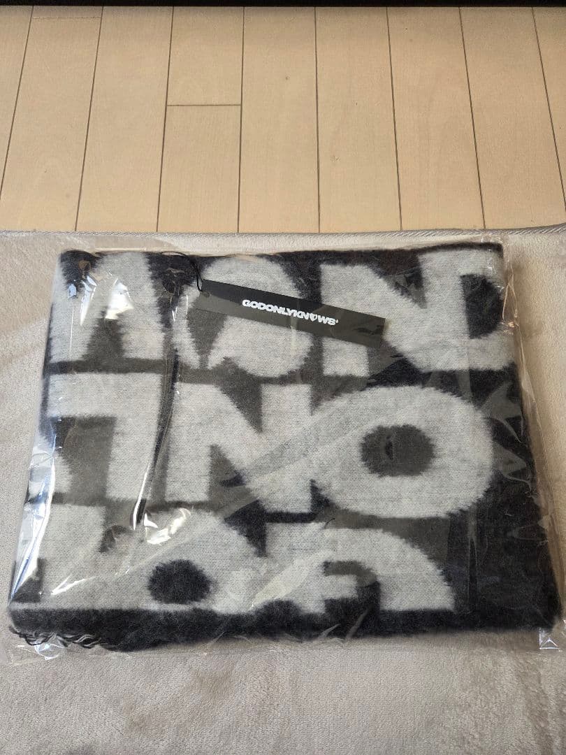 岩田剛典　　マフラー　GOD ONLY KNOWS