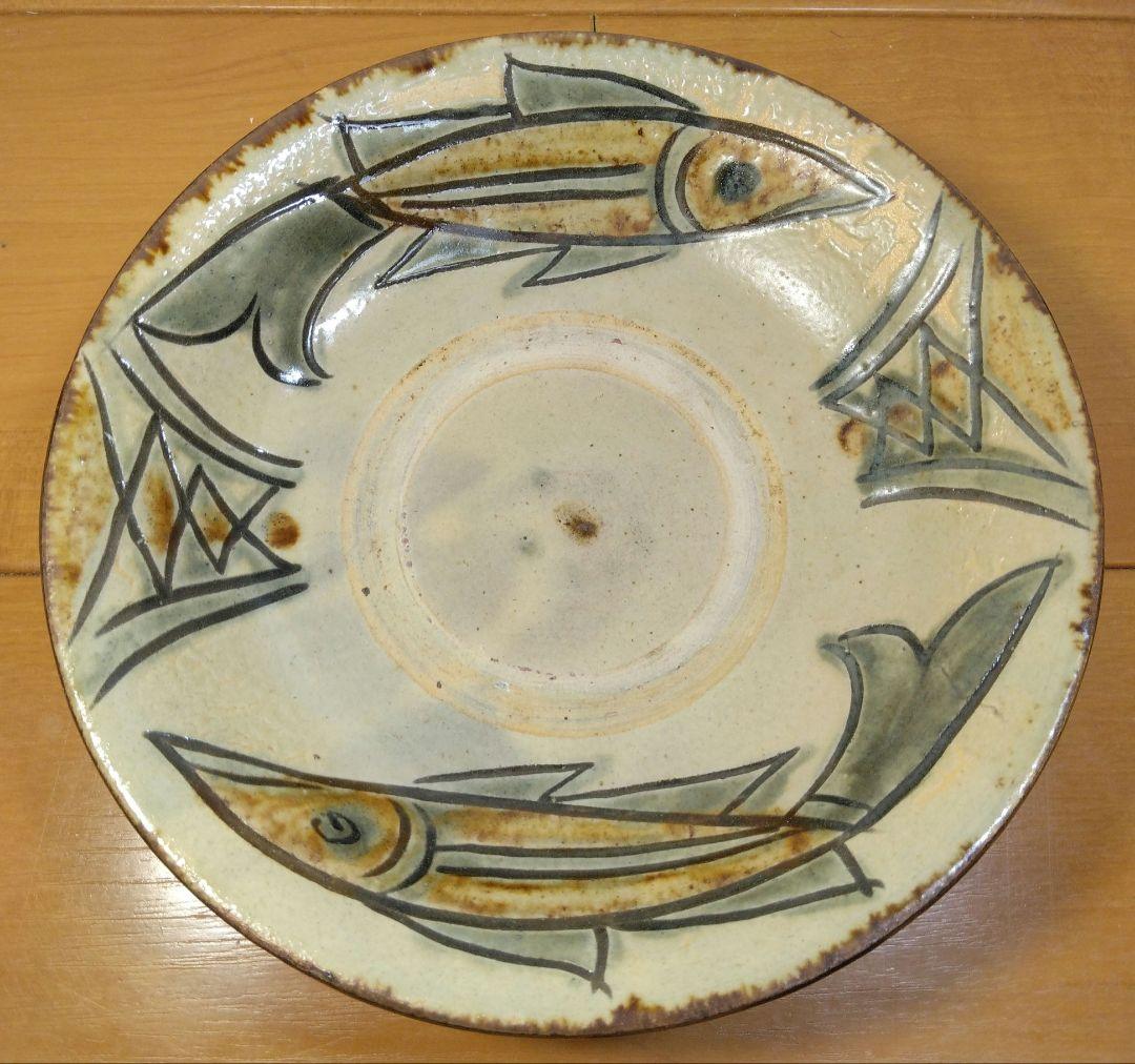 人間国宝 金城次郎 魚紋皿 栞 共箱 美品 壺屋焼 壷屋焼 やちむん魚2匹井桁2