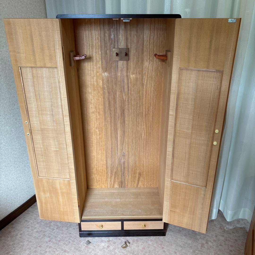 三味線用桐箪笥　３棹掛け　小物引き出し２カ所付　総桐