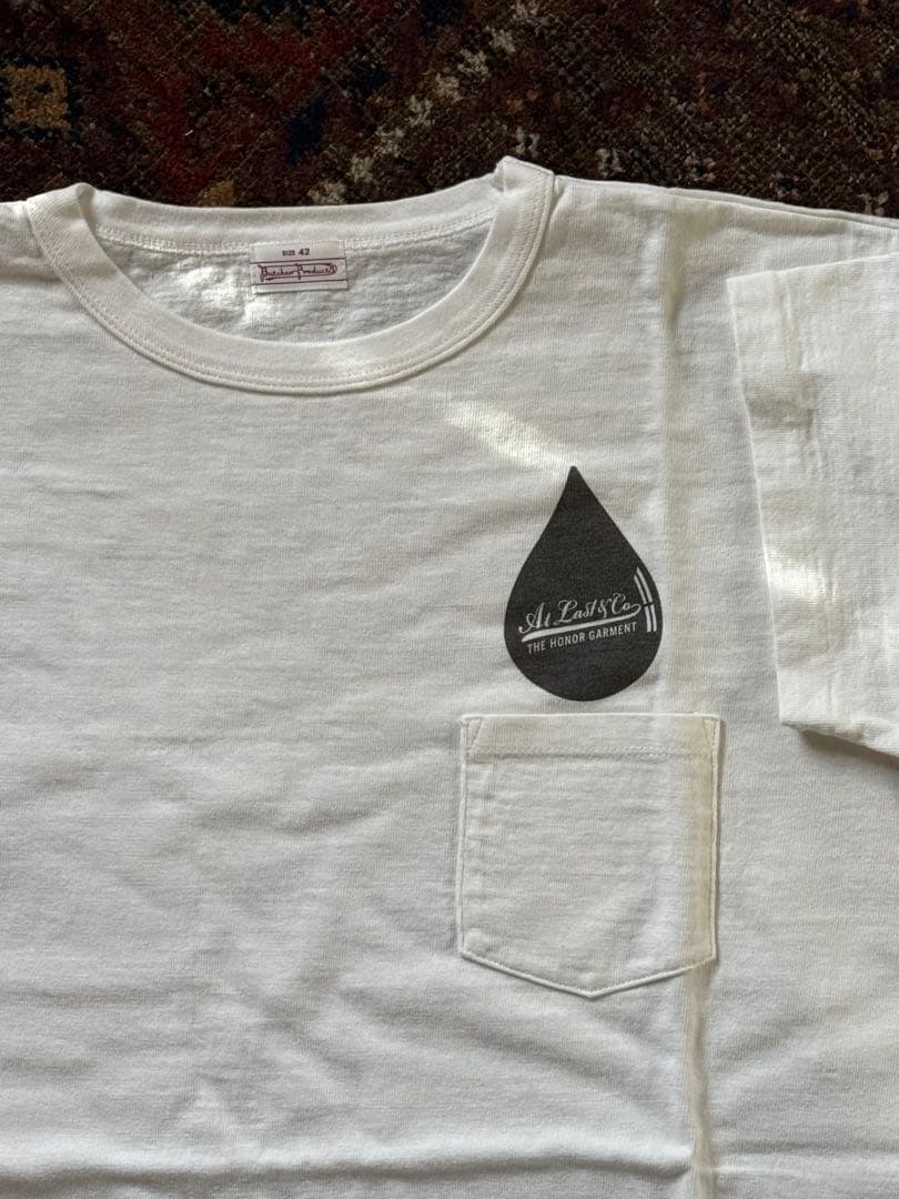 トップス At Last PRINT POCKET TEE