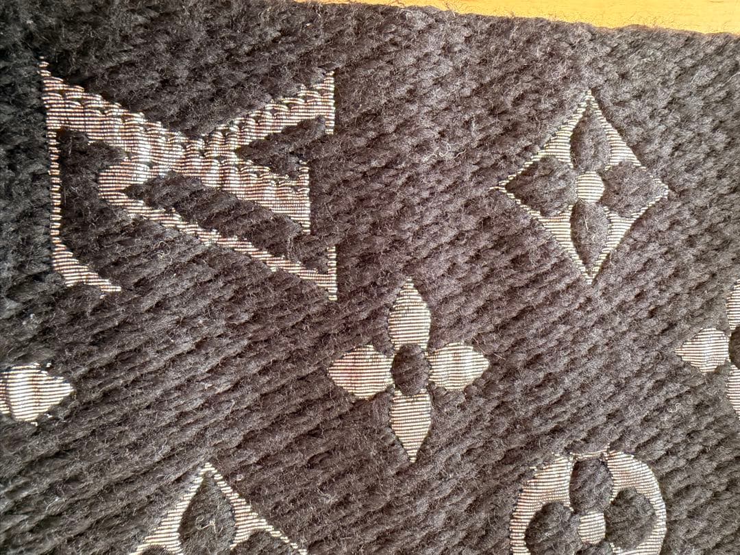 【Louis Vuitton】Ｍ75833 ロゴマニア　ルイヴィトン　マフラー