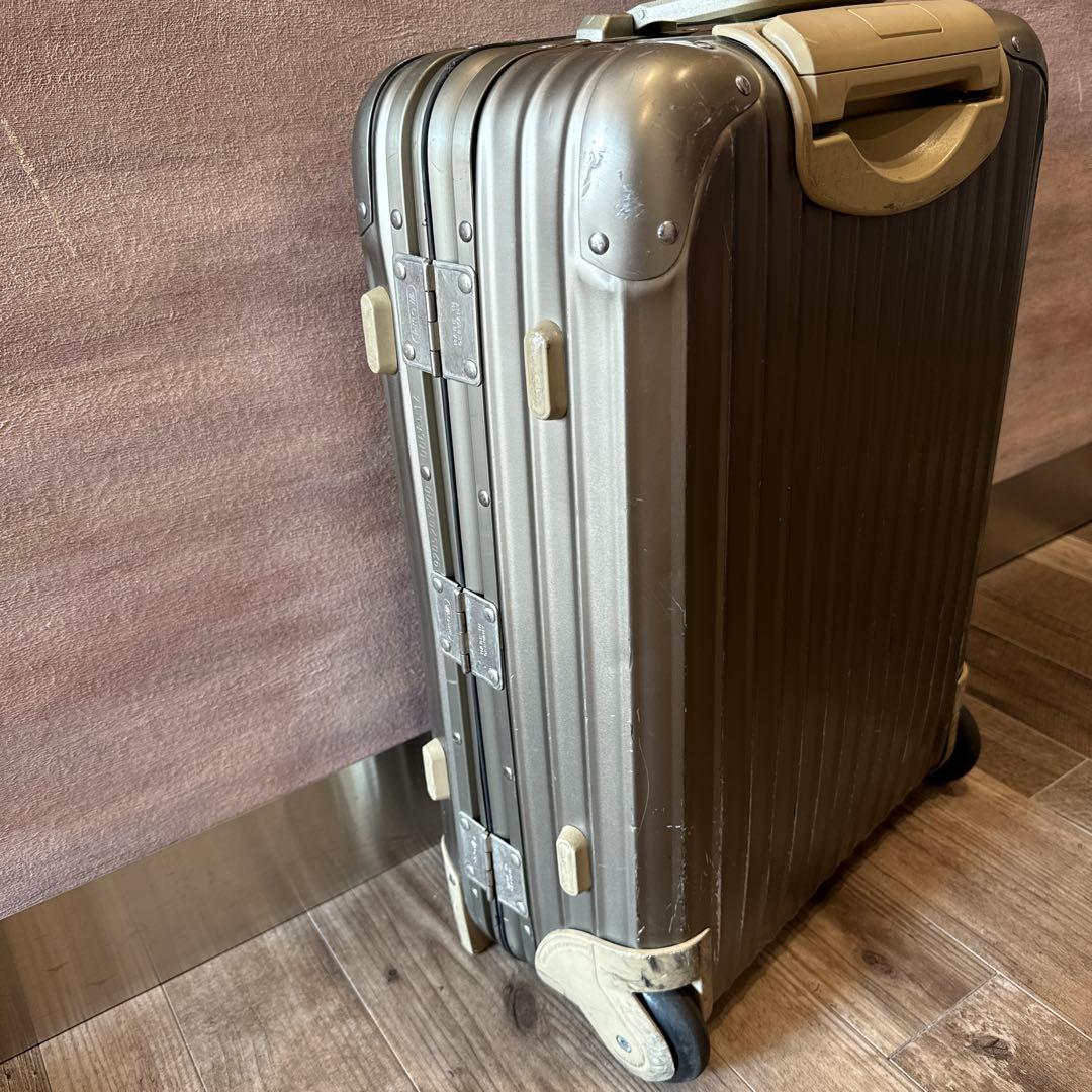 【希少】リモワRIMOWA トパーズ 2輪 ゴールド チタニウム