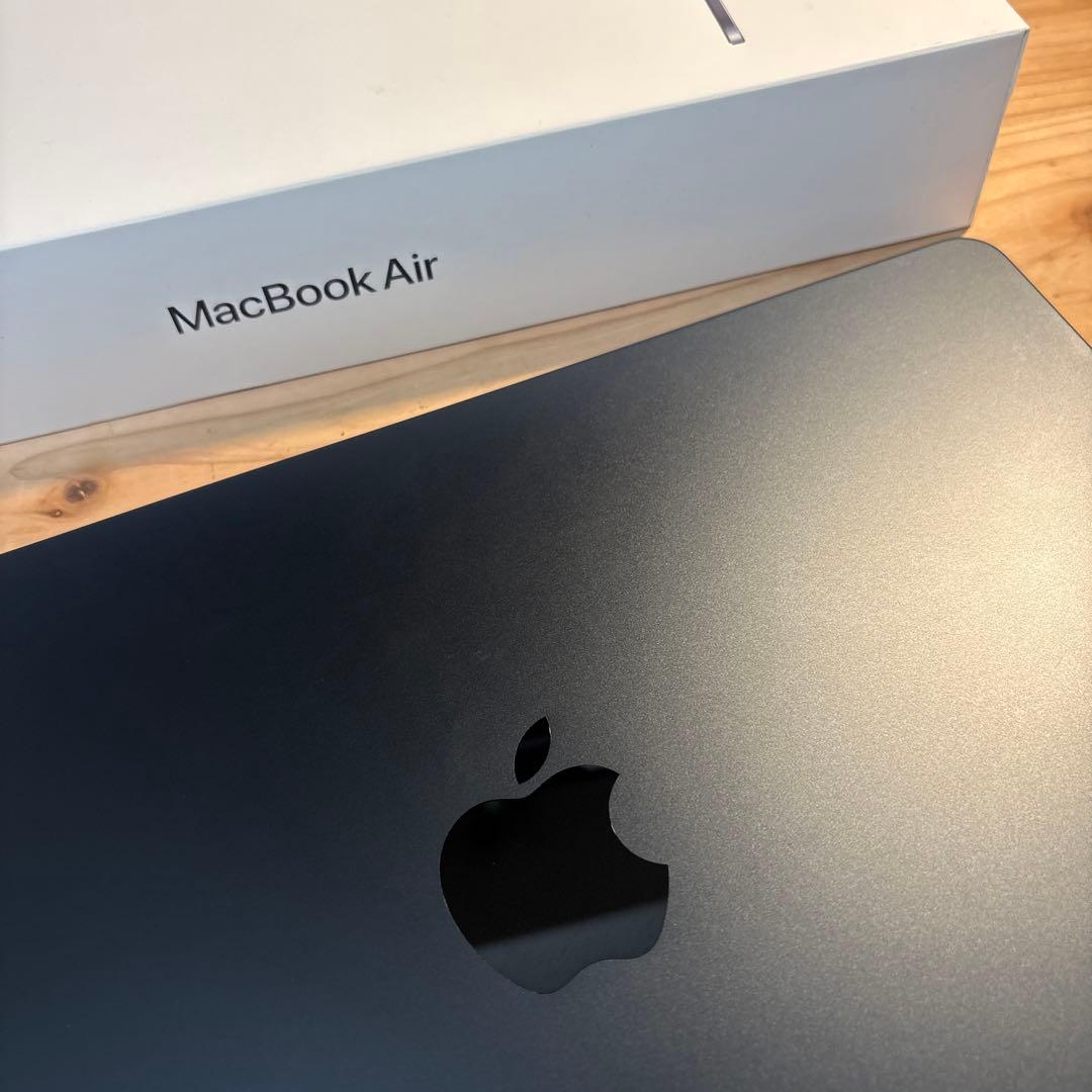 Apple MacBookAirミッドナイト M3 13インチ　16GB 512