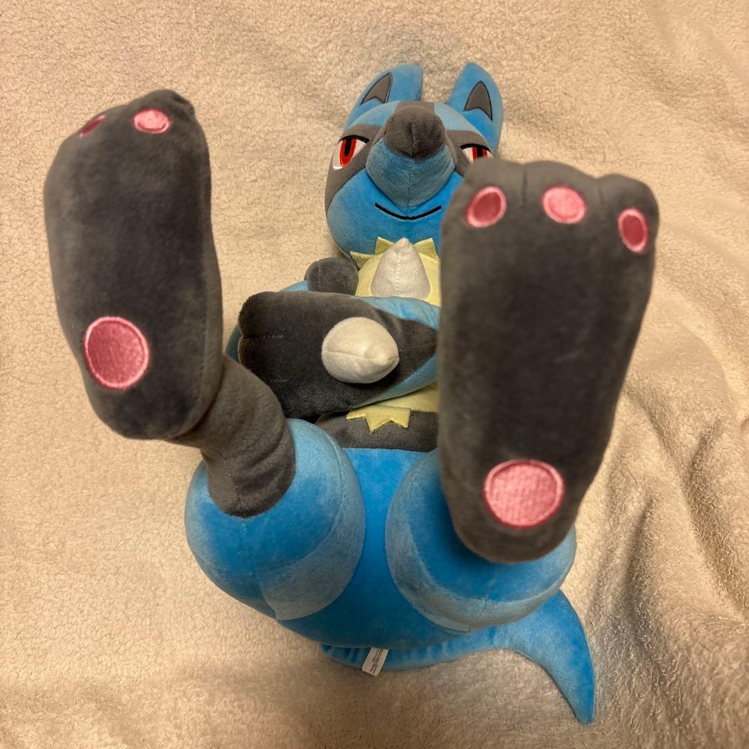 ポケモン　　ぬいぐるみ　ルカリオ