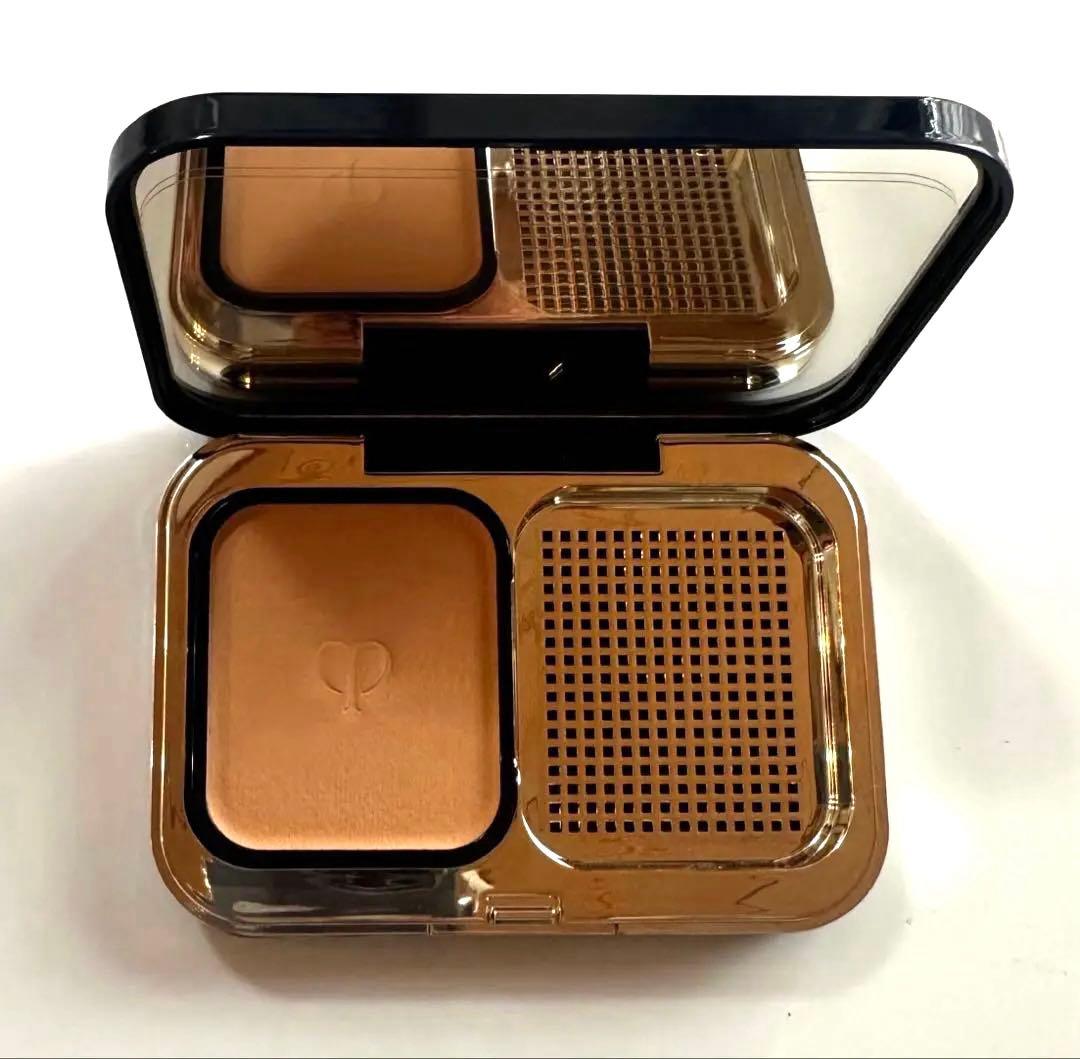 クレ・ド・ポーボーテ タンプードルエクラⅡ ピンクオークル10 ケース付き