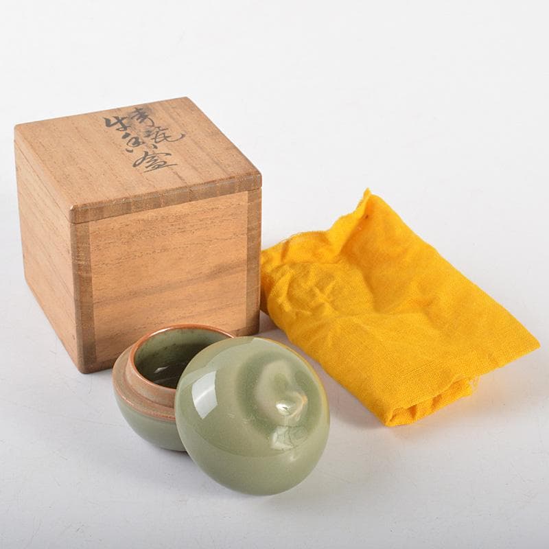 茶道具　諏訪蘇山作　青磁　牛　香合　共箱　M　R7261