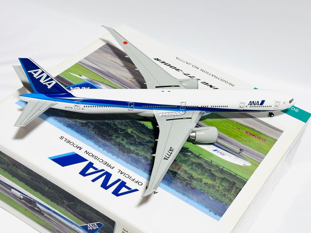 全日空商事 1/200 B777-300ER ANA NH20017