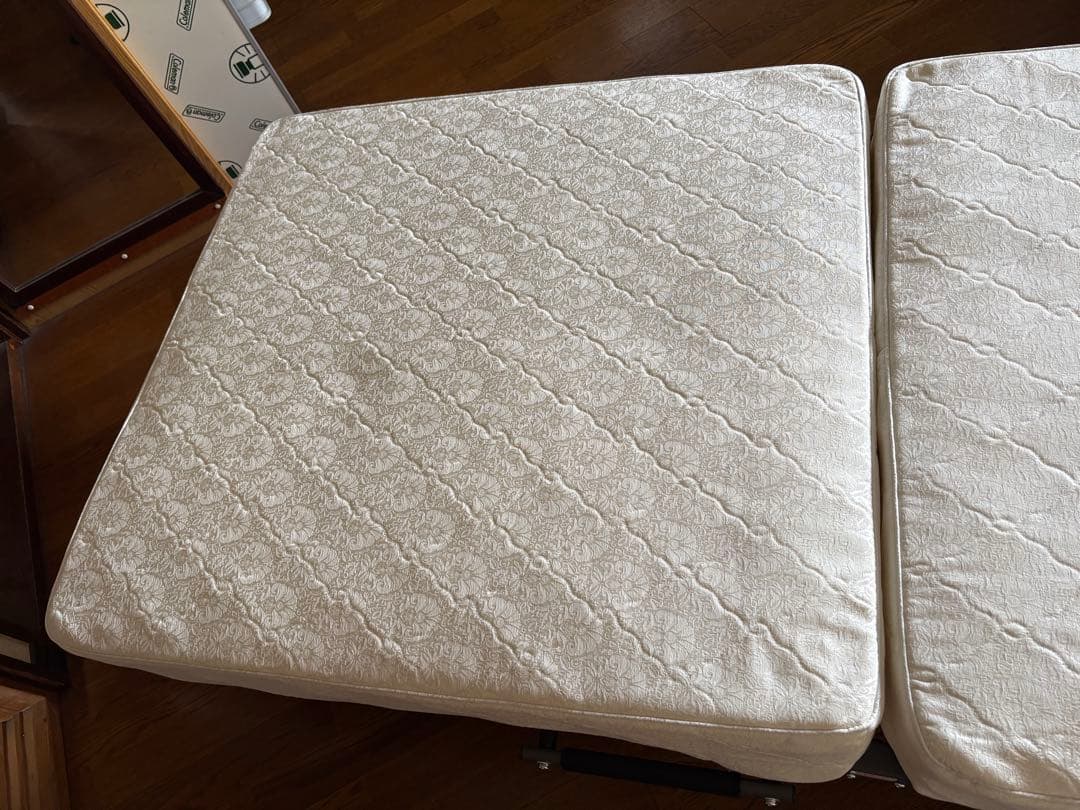 アイリスオーヤマ　折りたたみコイル電動ベッド