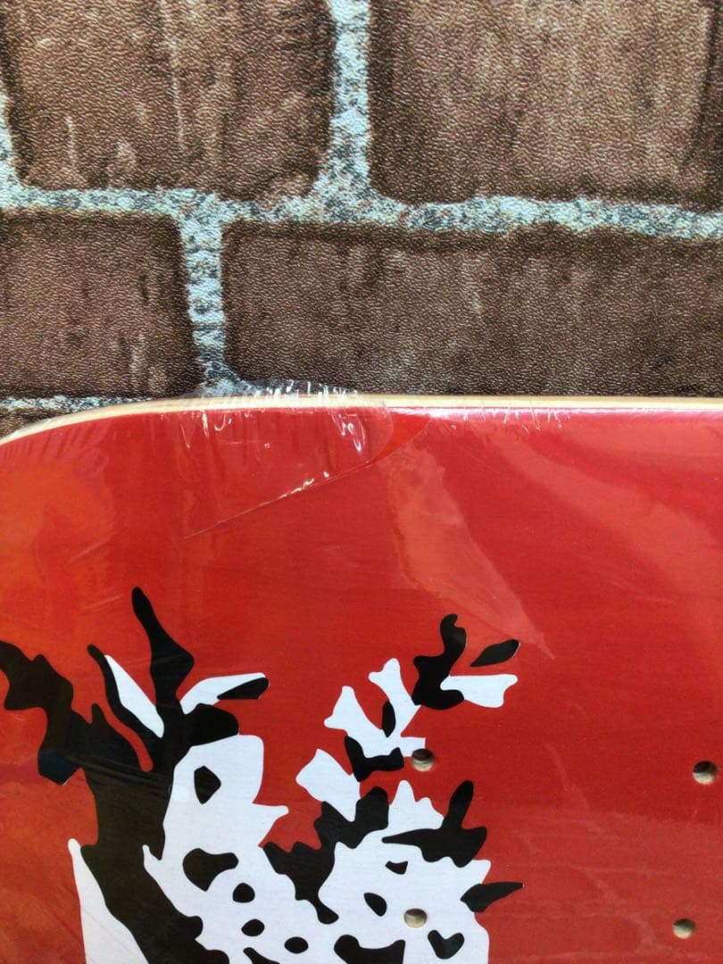 BANKSY SKATEDECK LOVE IN THE AIR　6550