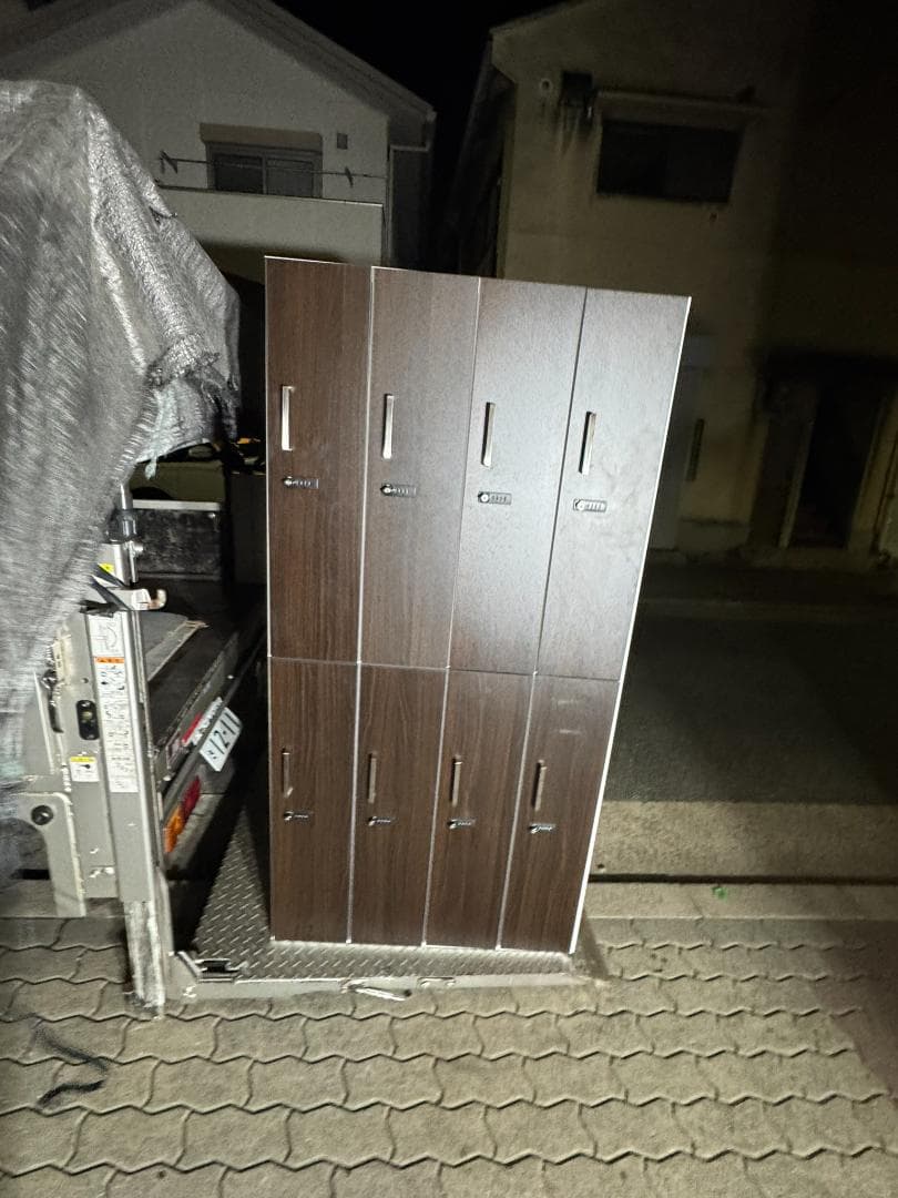 (4291)*株式会社スマイル SMILE 8人用ロッカー(ダイヤル錠)鍵付き。