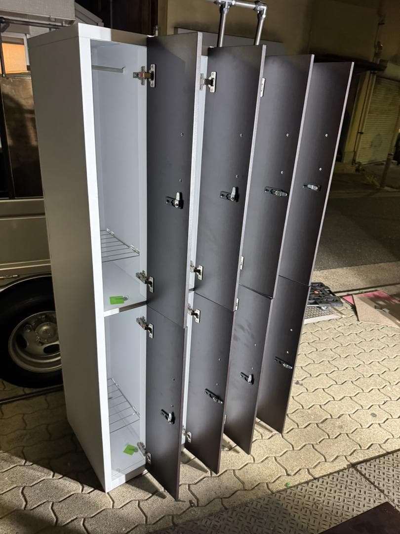 (4291)*株式会社スマイル SMILE 8人用ロッカー(ダイヤル錠)鍵付き。