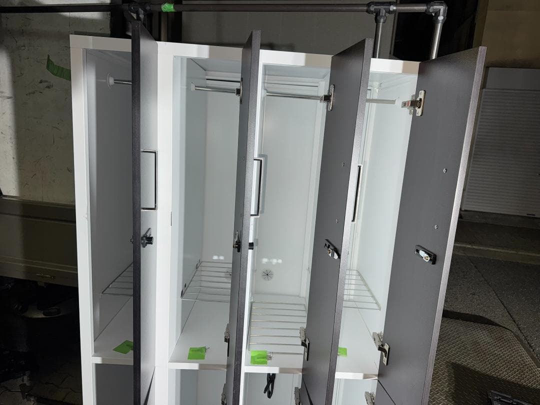 (4291)*株式会社スマイル SMILE 8人用ロッカー(ダイヤル錠)鍵付き。