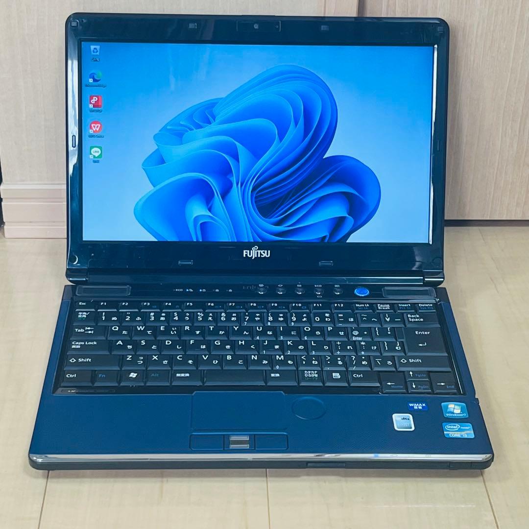 Fujitsu ノートパソコン i3 HDD メモリ8GB Windows11