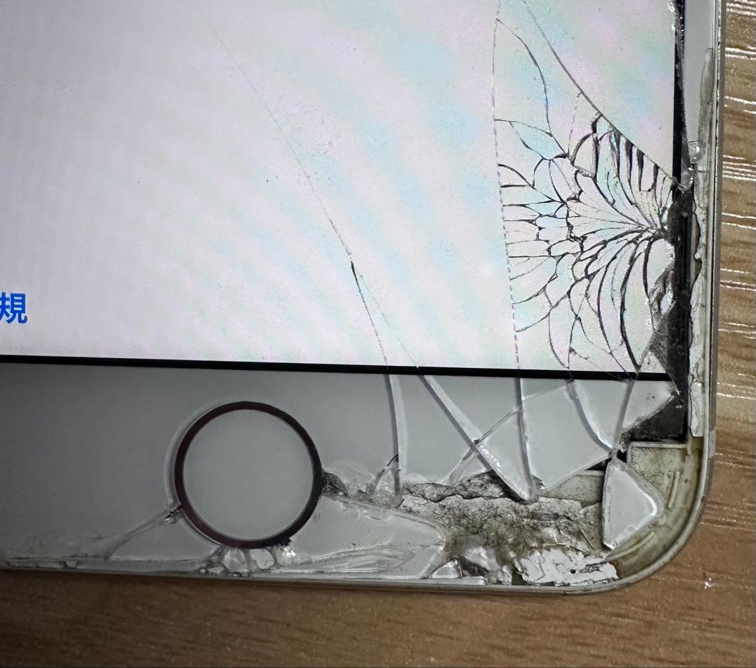 iPhone8 64GB 画面ビビ割れ