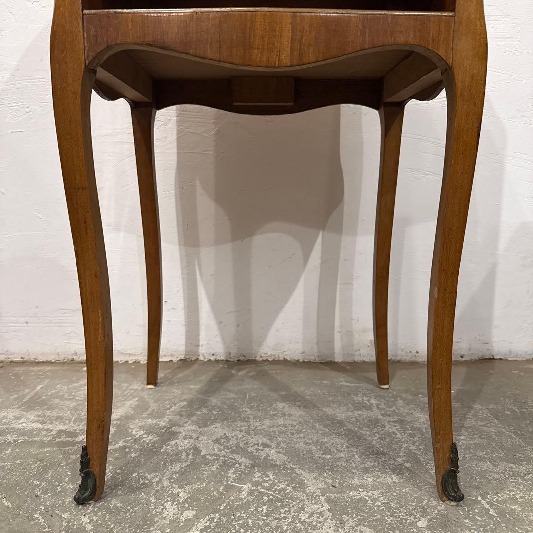 ヴィンテージ　木製サイドテーブル　引き出し／棚付き