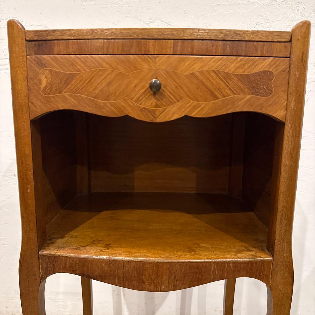 ヴィンテージ　木製サイドテーブル　引き出し／棚付き