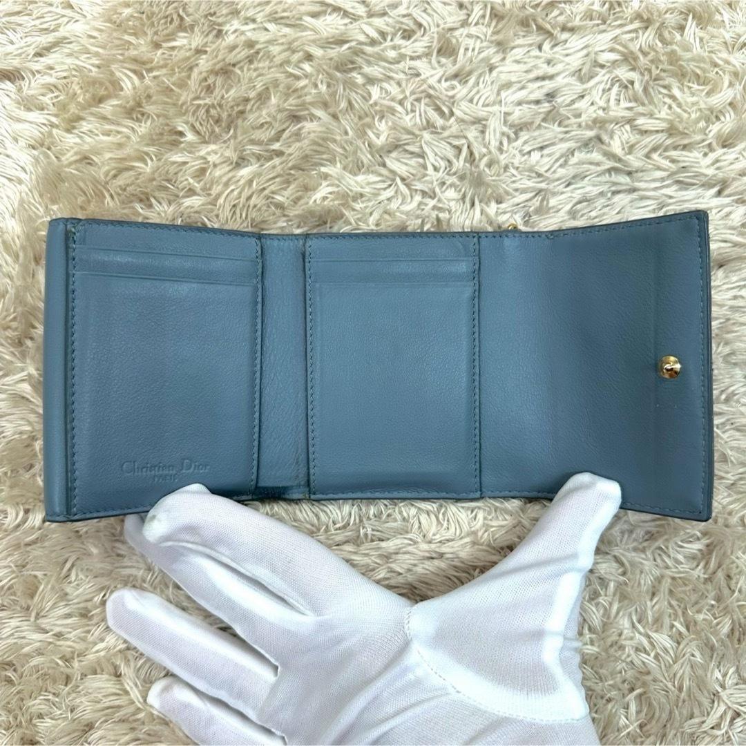 【美品】クリスチャンディオール 三つ折財布 ブルー パテント カナージュ