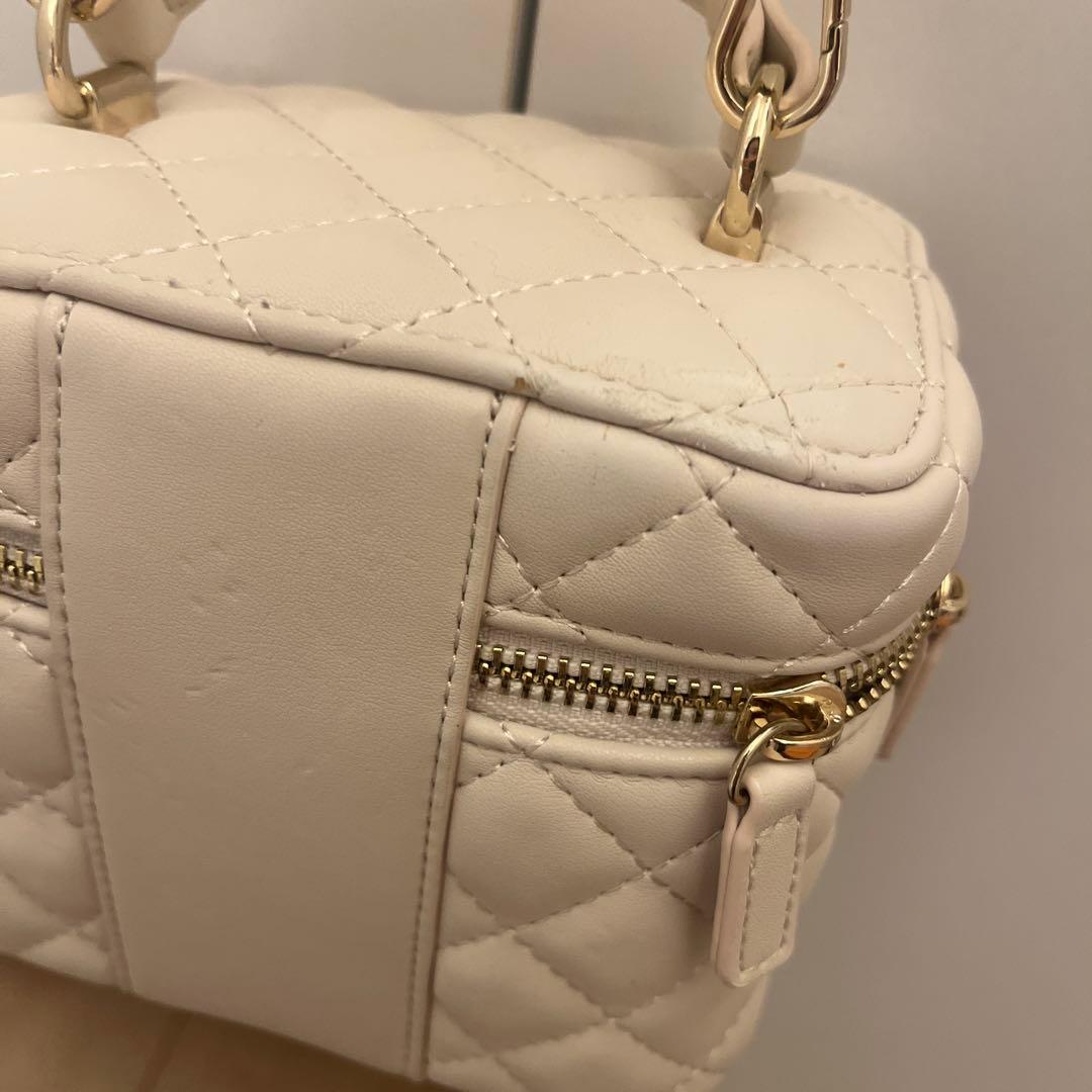 Darich キルティング バニティ バッグ ホワイト　ゴールドパーツ