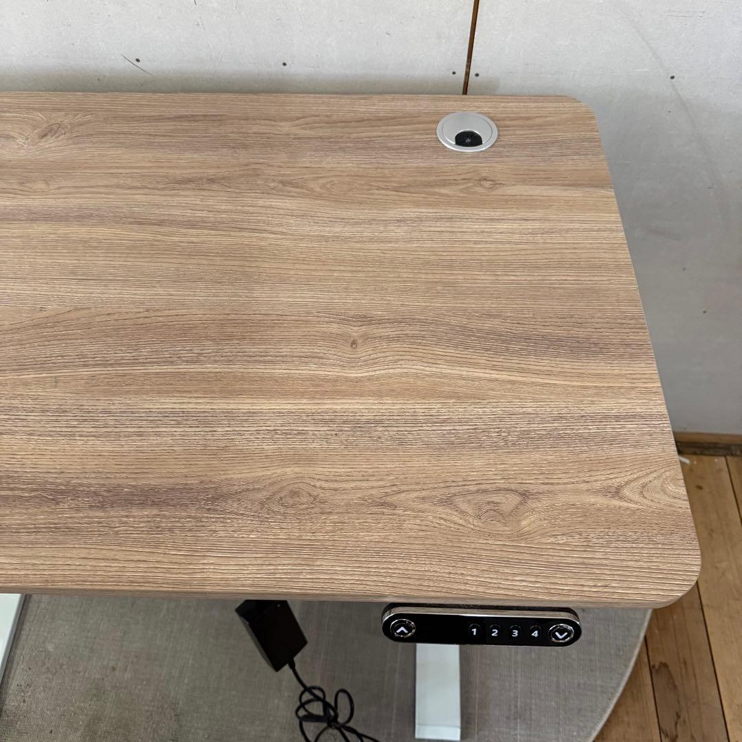 【681】電動昇降機能付　木目調パソコンデスク