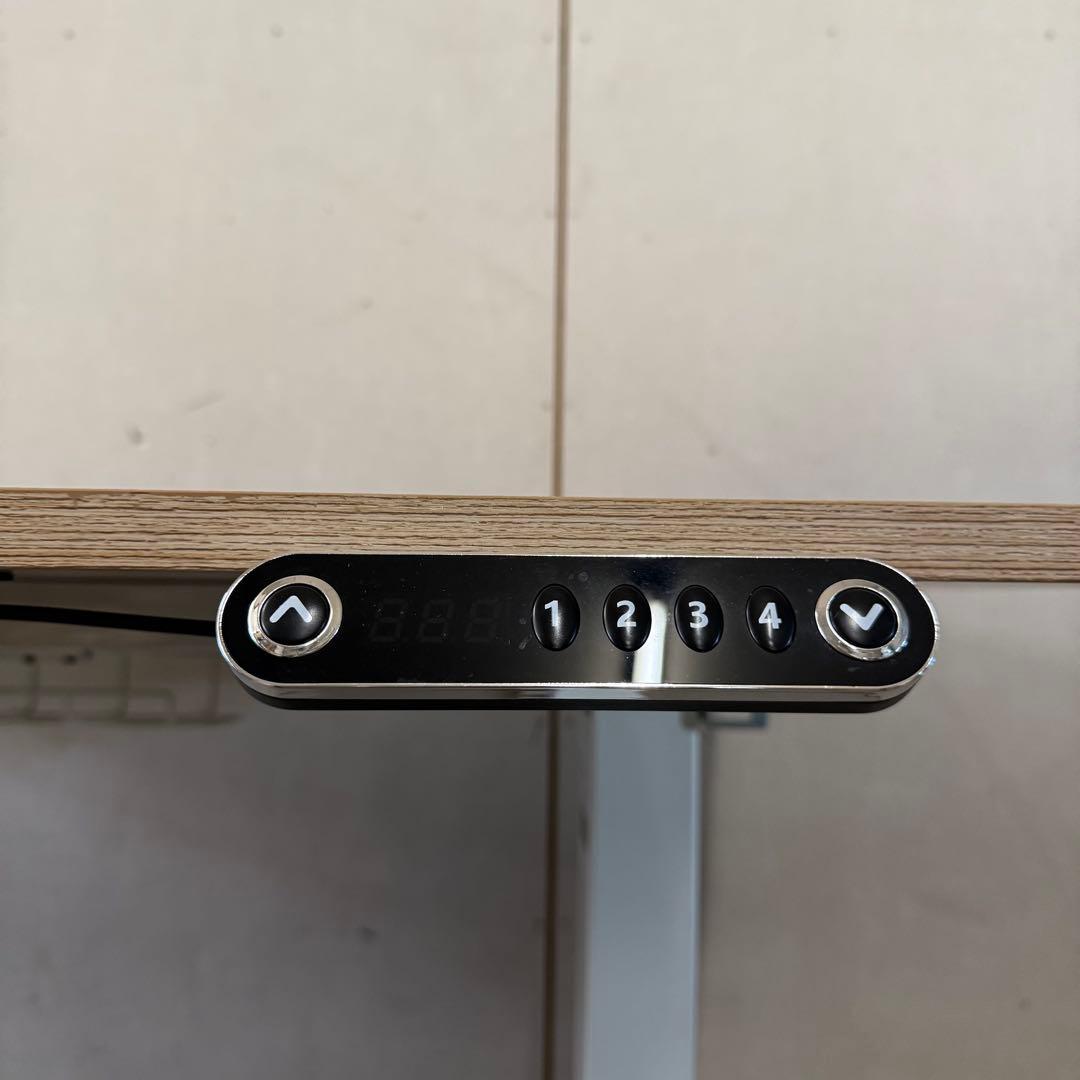 【681】電動昇降機能付　木目調パソコンデスク