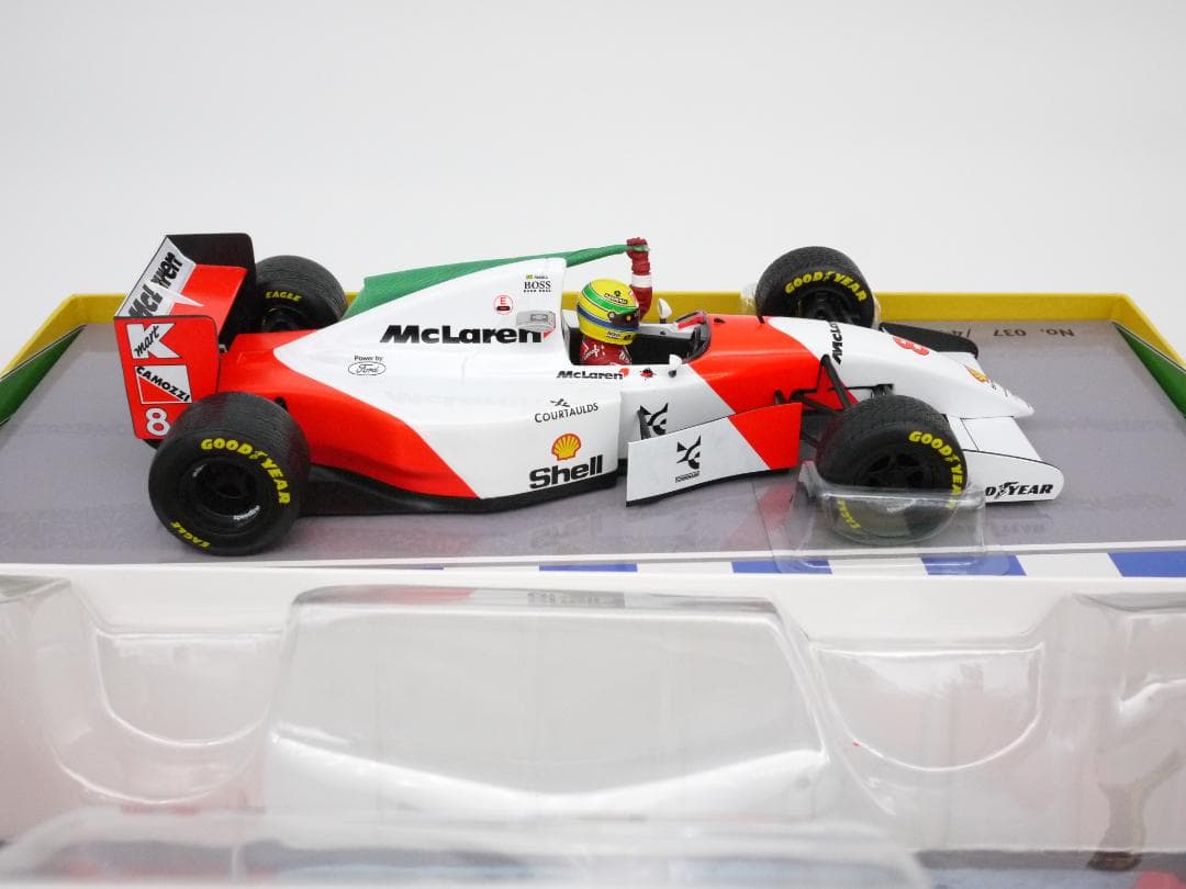 kuusプロフィ重要 1/18 マクラーレン MP4/8 A.セナ 国旗