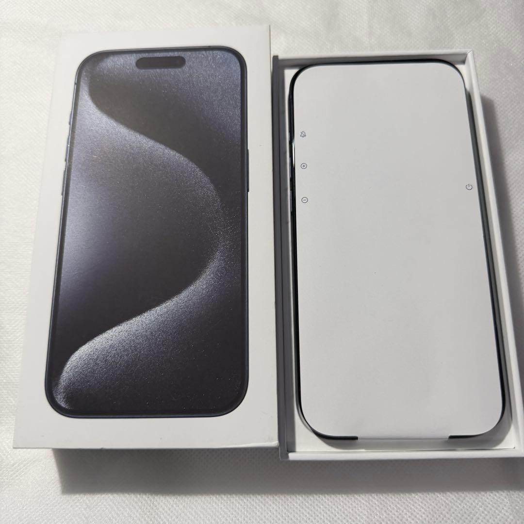 美品　iPhone15 pro ブルーチタニウム simフリー　256GB