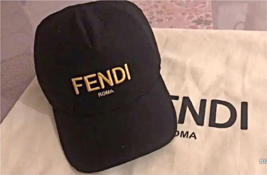 フェンディ キャップ タグ付き新品未使用