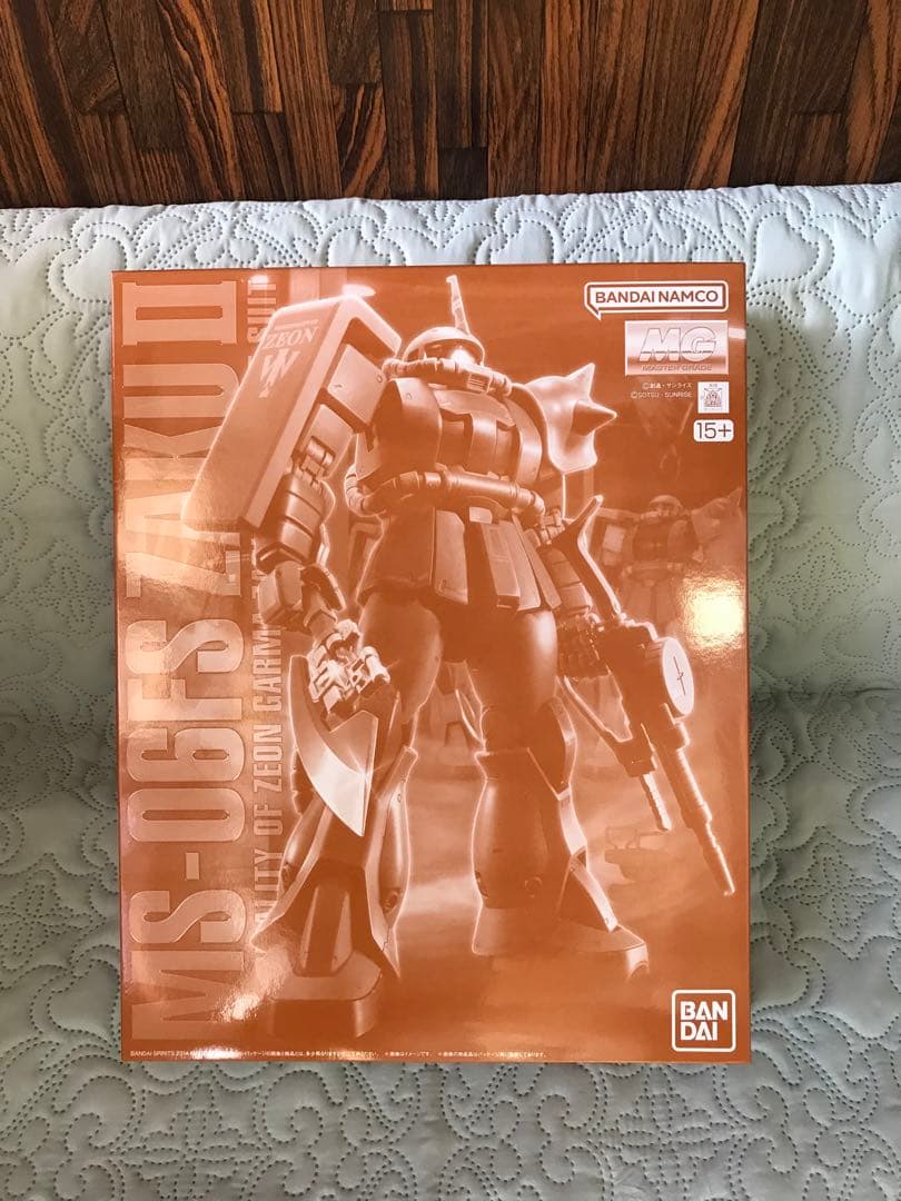 MG 1/100 ドズル.ザビ専用ザク　ガルマ.ザビ専用ザク　マ.クベ専用グフ