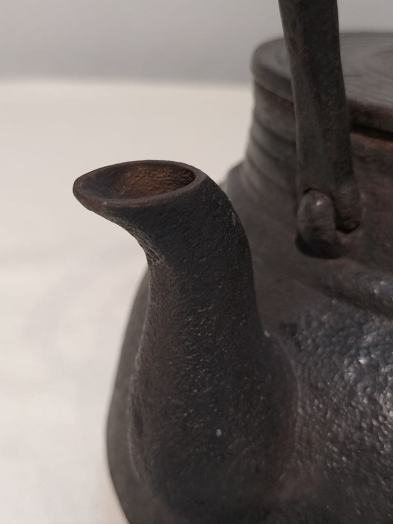 南部鉄器　鉄瓶　２リットル　２０００ml 伝統工芸　日本製　大容量　笹模様