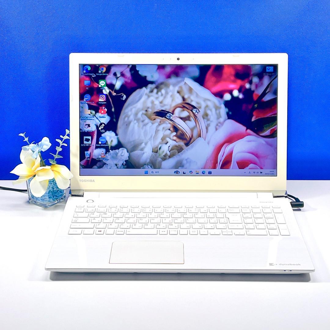 すぐ使える！Windows11✨快適SSD✨東芝白ノートパソコンカメラ付 薄型